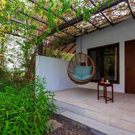Wander Beyond By Stayvista - Featuring A Bali-Themed Abode And A Refreshing Swimming Pool Alibag Luaran gambar
