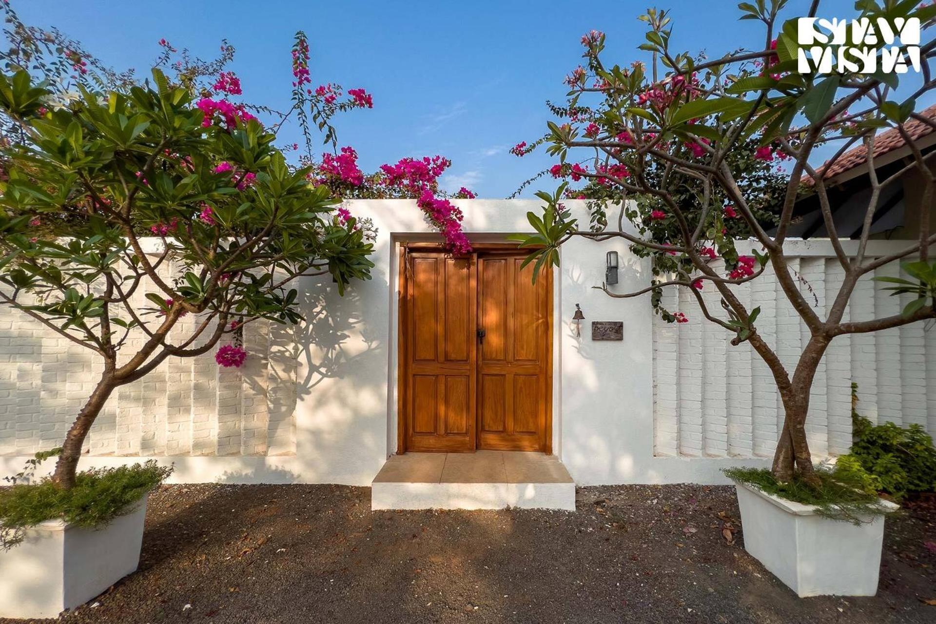 Wander Beyond By Stayvista - Featuring A Bali-Themed Abode And A Refreshing Swimming Pool Alibag Luaran gambar